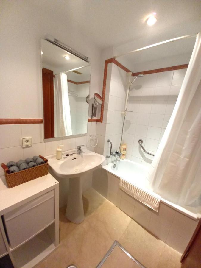 Wish Suite Plaza Nueva Севилья Экстерьер фото
