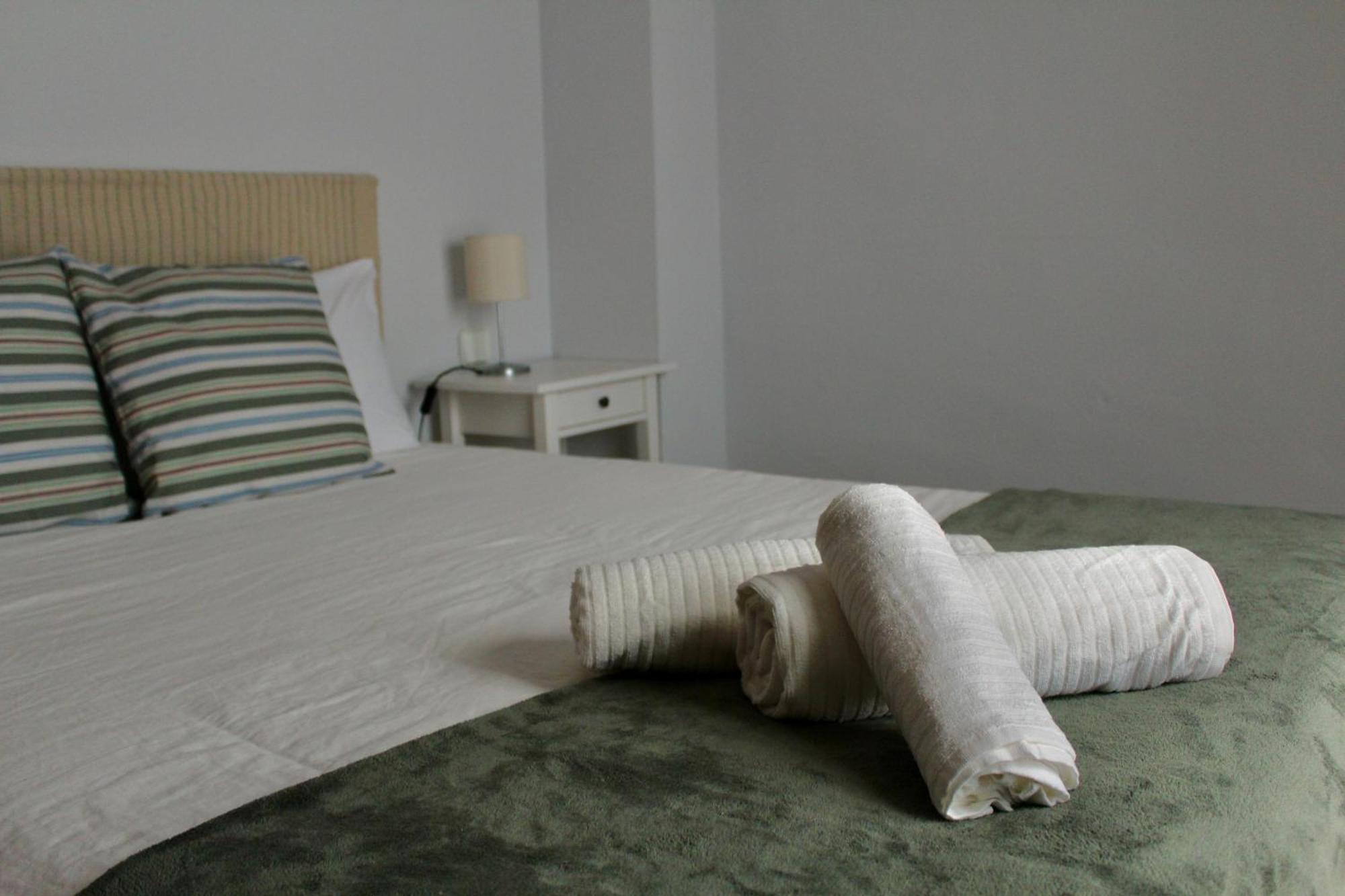 Wish Suite Plaza Nueva Севилья Экстерьер фото